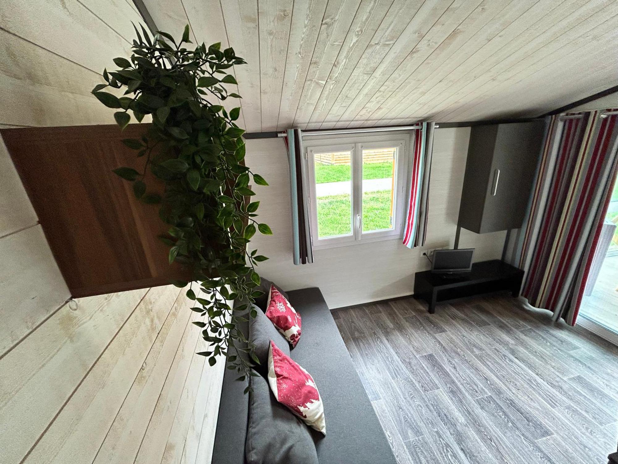 Le Miroir Campsite Les Hopitaux-Neufs